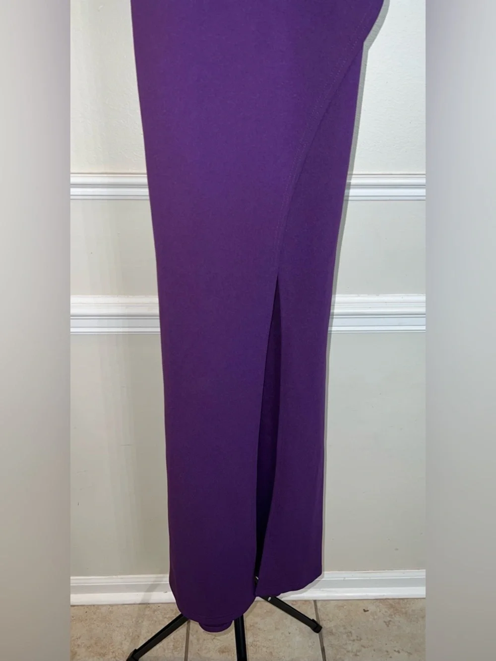 Beautiful Women’s Purple Spaghetti Straps Thigh-High Slit Maxi Dress! Size XS.